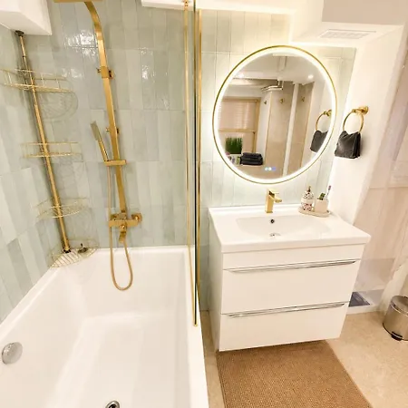 Quiet Private - 2min Train Station - 5min Palais Croisette - Private Entrance * Cannes